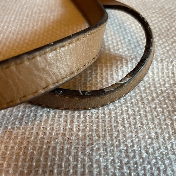 Michael Kors paisley tote    Spacious enough to - Picture 13 of 13